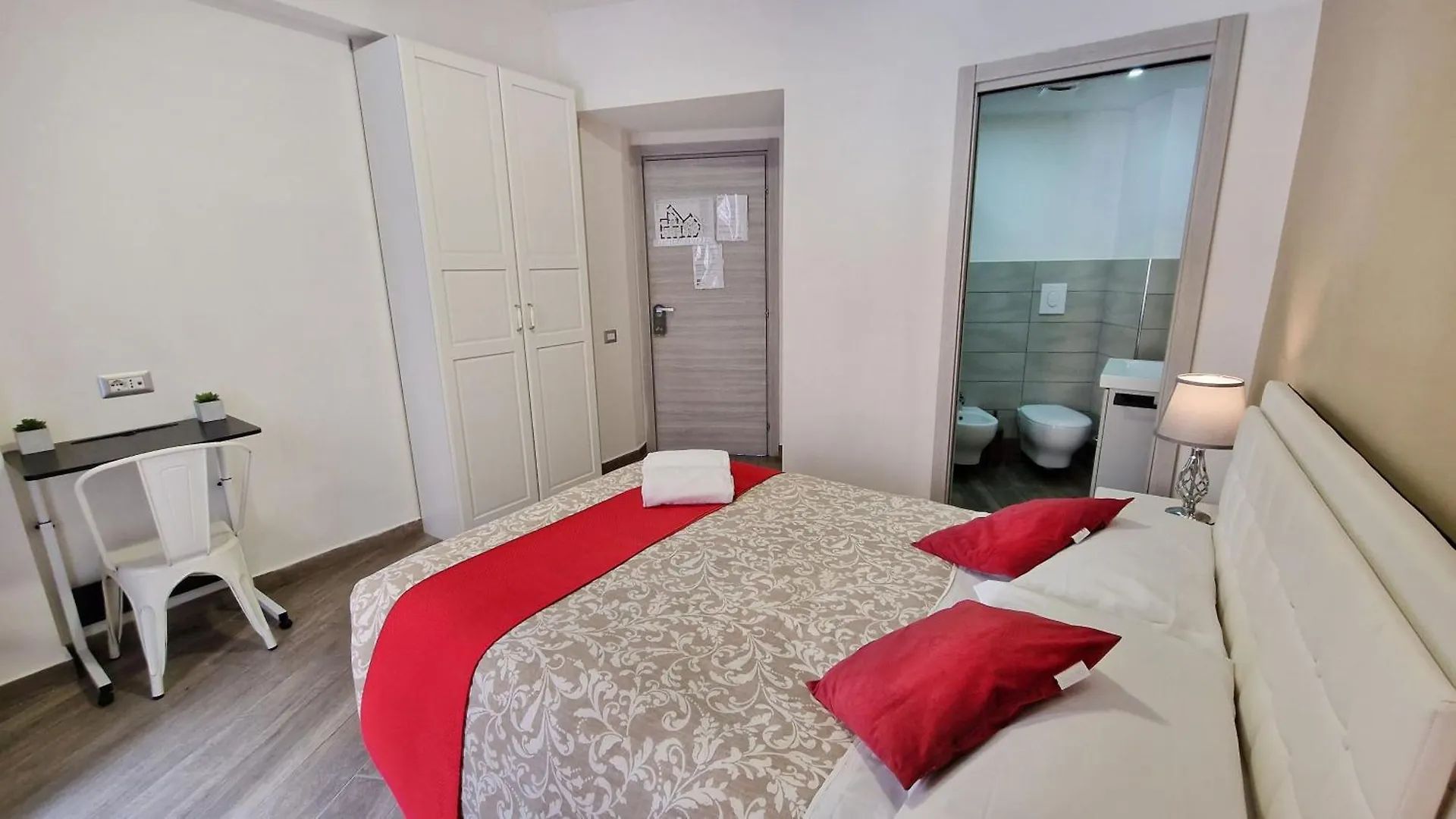 Giulya Guesthouse Rzym
